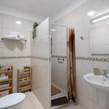 Apartamento Serene Terrace And Pool *