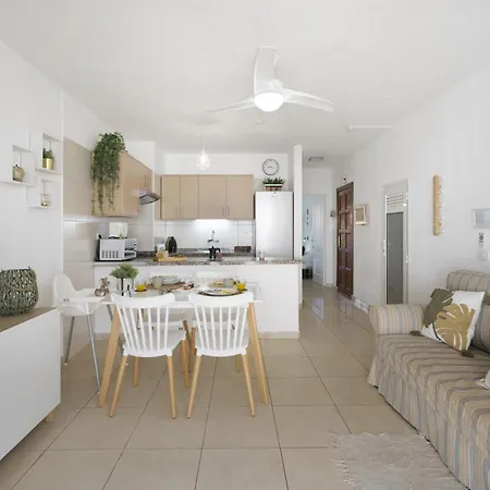 Apartamento Serene Terrace And Pool *