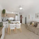 Serene Terrace And Pool 公寓