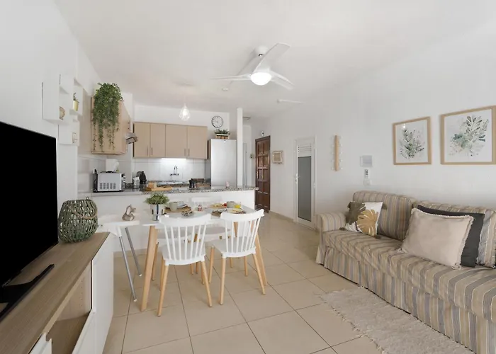 Serene Terrace And Pool Apartman